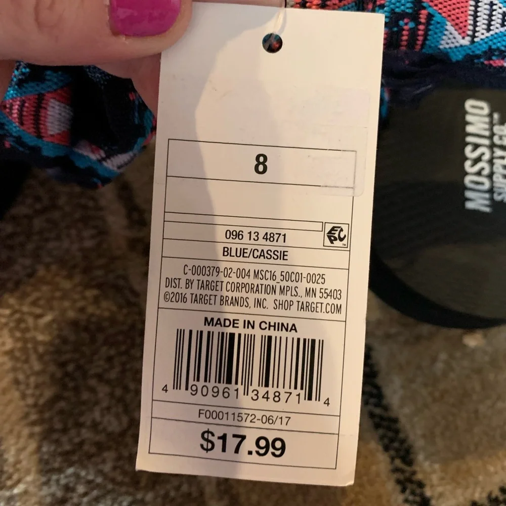 Sz 8 NWT Velcro Strap Sandals/Water Shoe - Picture 3 of 3